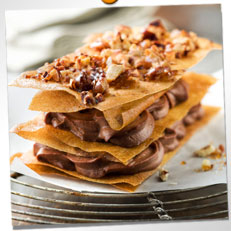 Mille-feuilles croustillants au chocolat et noix de pecan