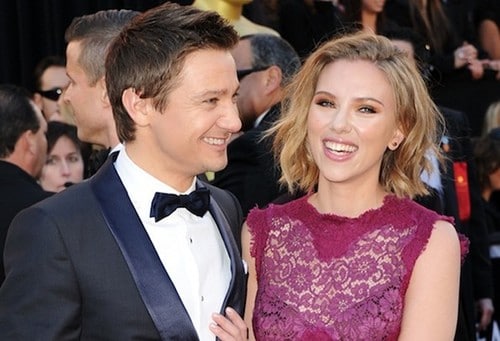 Scarlett Johansson & Jeremy Renner