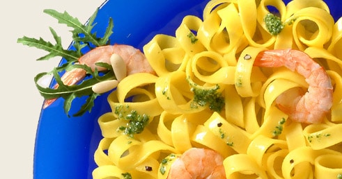 Tagliatelle au Pesto de roquette et crevettes