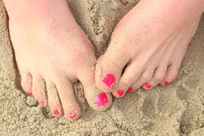 Vernis fushia ongles de pieds