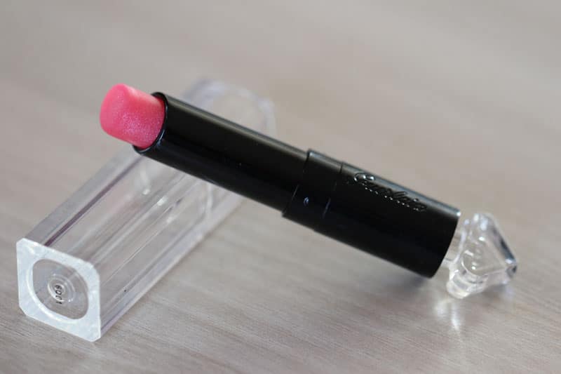 rouge a levres petite robe noire guerlain my first lipstick test